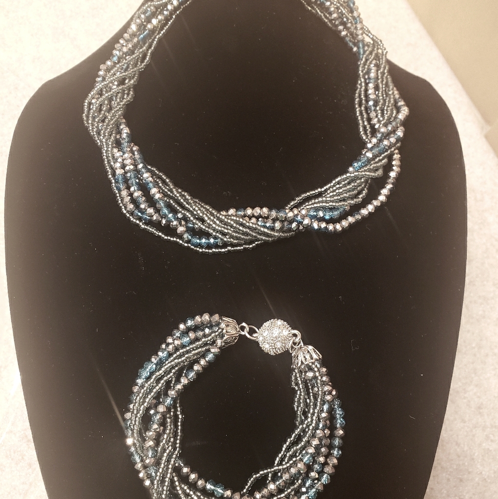 Necklace and Bracelet set. Silver and Teal Blue.
